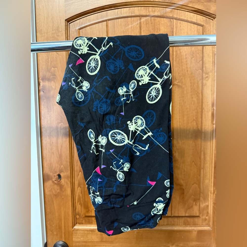 LuLaRoe TC Leggings (Fit sizes 12-18)